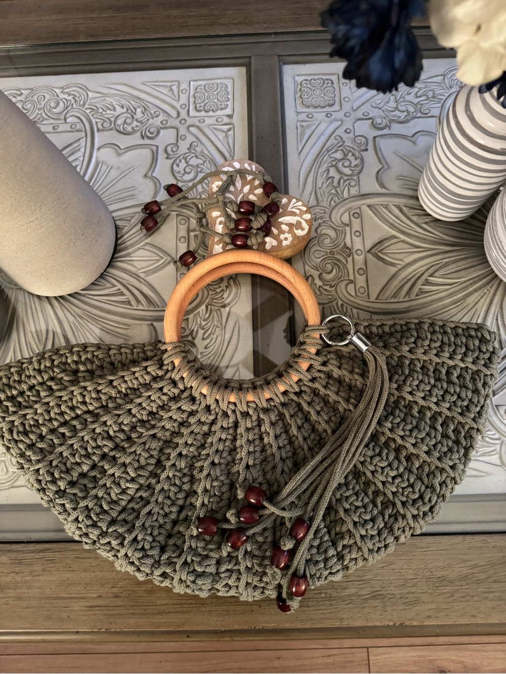 Bonita Bolso Handmade by Yvonne Olive Crochet Clutch with Wooden Handles